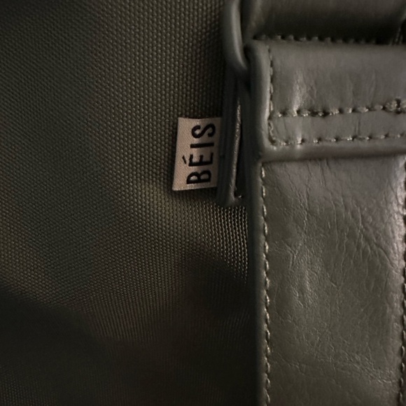 Beis Weekender Bag - Picture 4 of 4